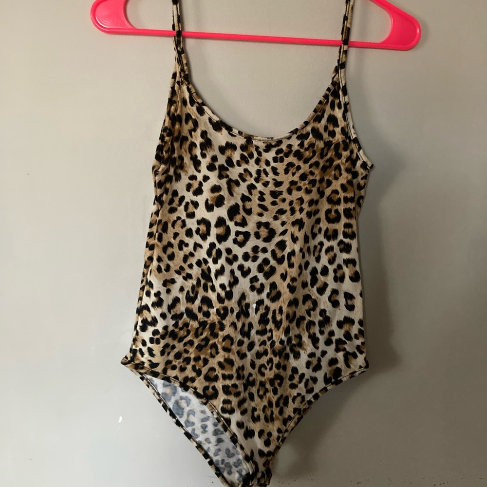 Leopard print bodysuit with snap